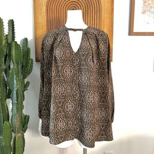 NWOT Eesome BOHO Olive Patterned Tunic